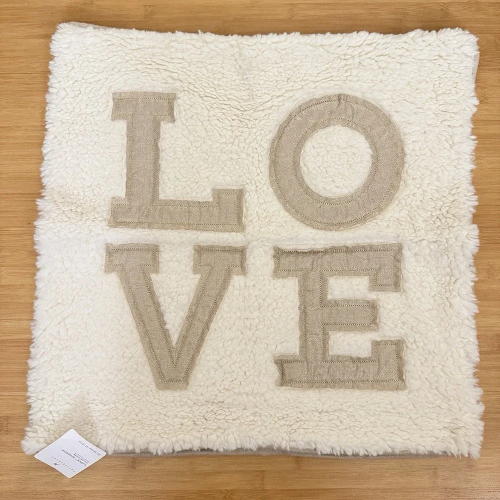 NWT Pottery Barn LOVE‎ Sherpa 20